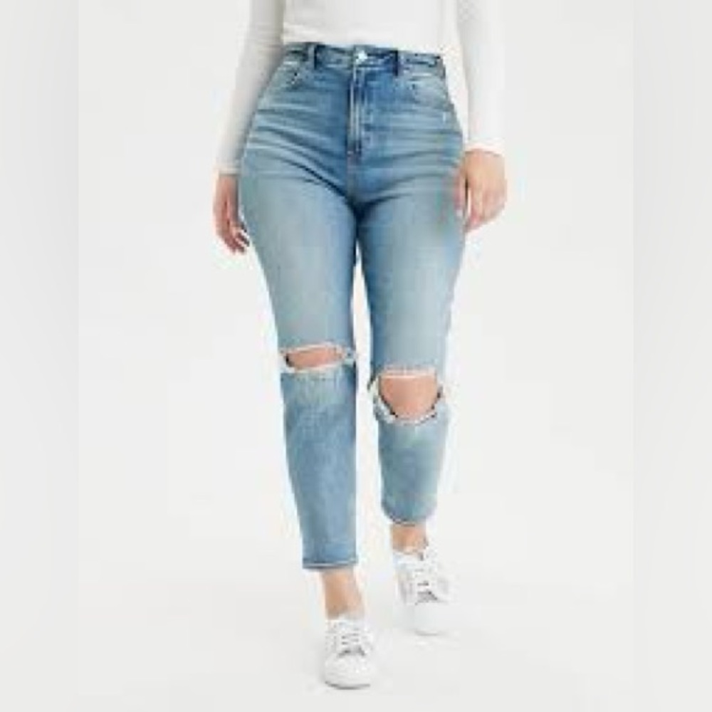 American Eagle Outfitters high‎ rise mom Jeans. Women size 4 Short